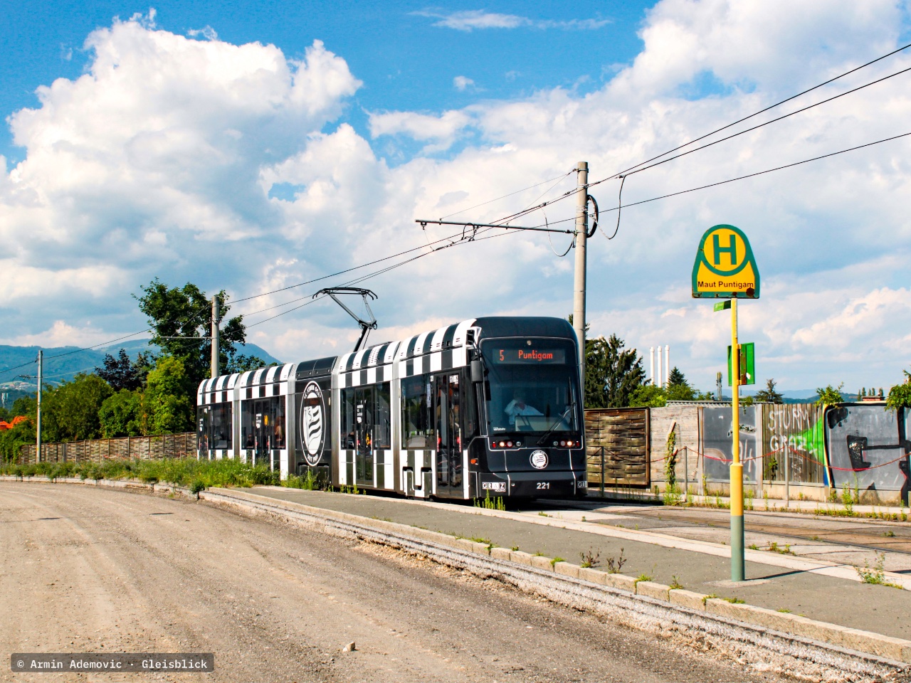 Variobahn 221 bei Graz Maut Puntigam