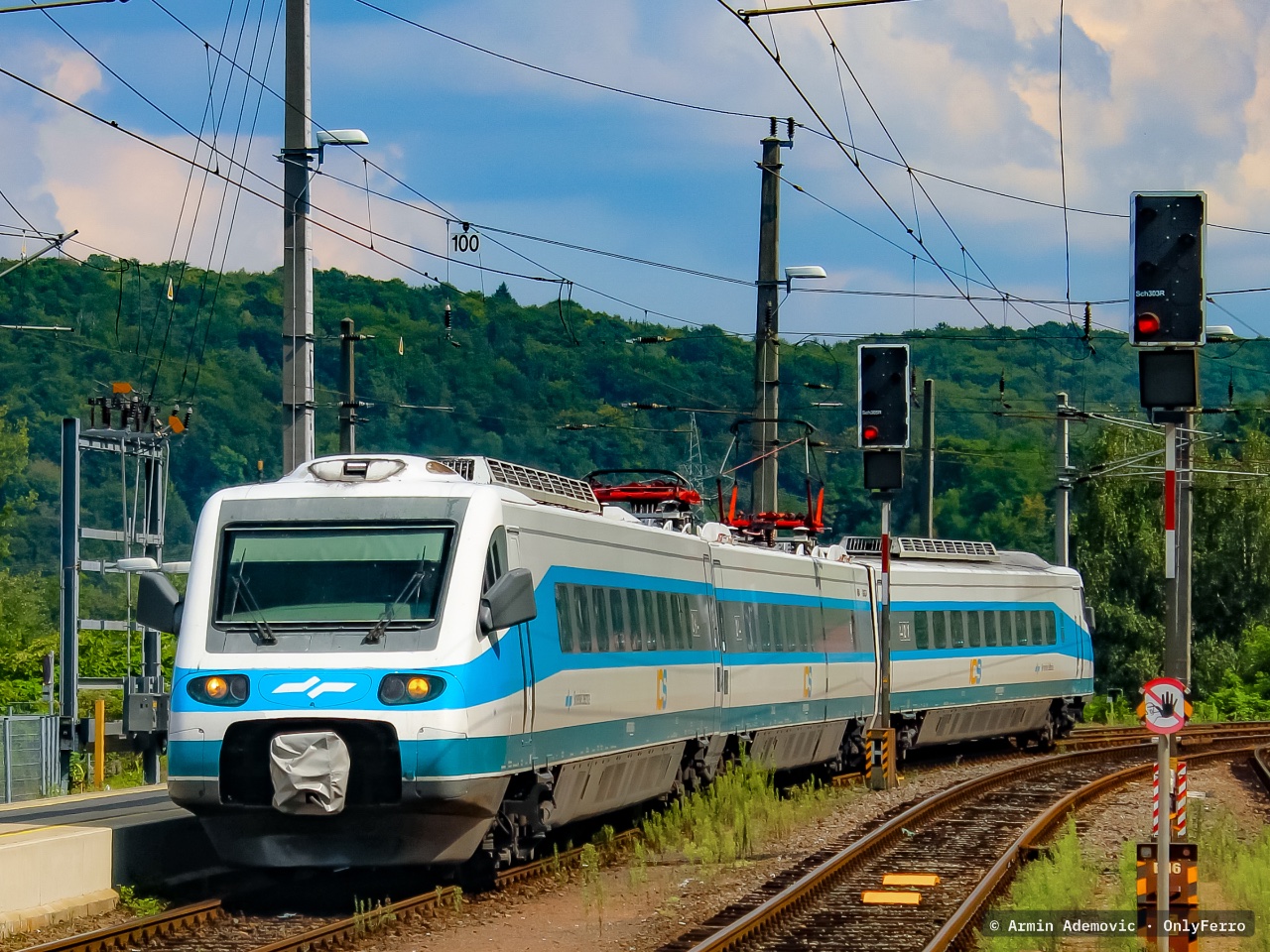 310 005 bei Spielfeld Strass