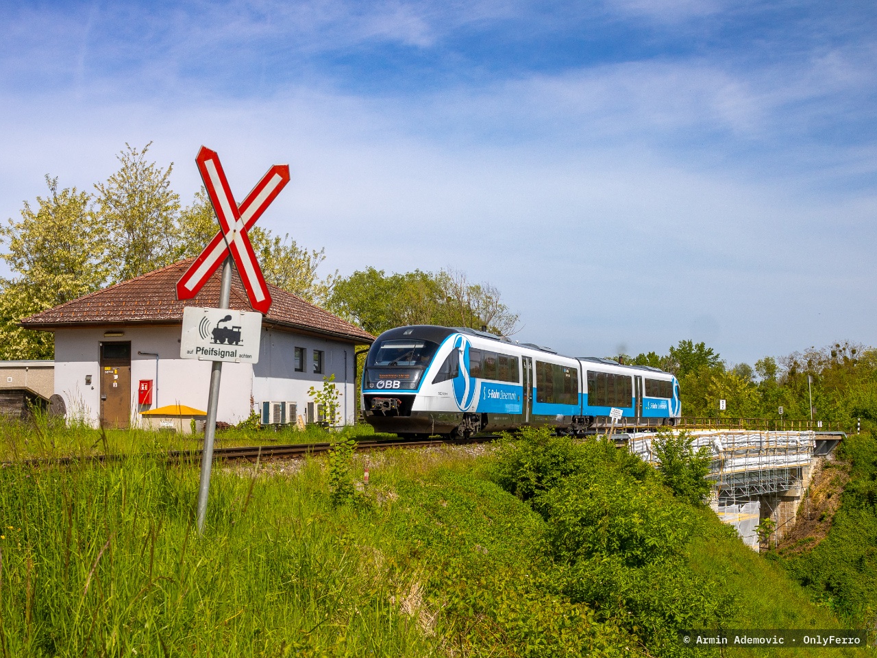 5022 039 bei Spielfeld Strass