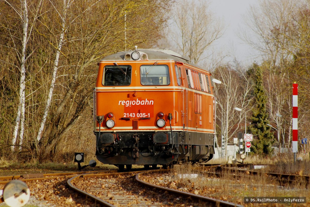 2143 035-1 bei Mistelbach - lokalbahnhof