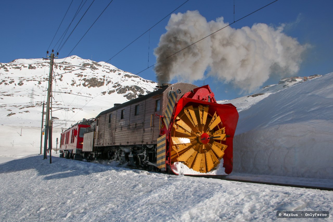 Xrot 9213 bei Bernina