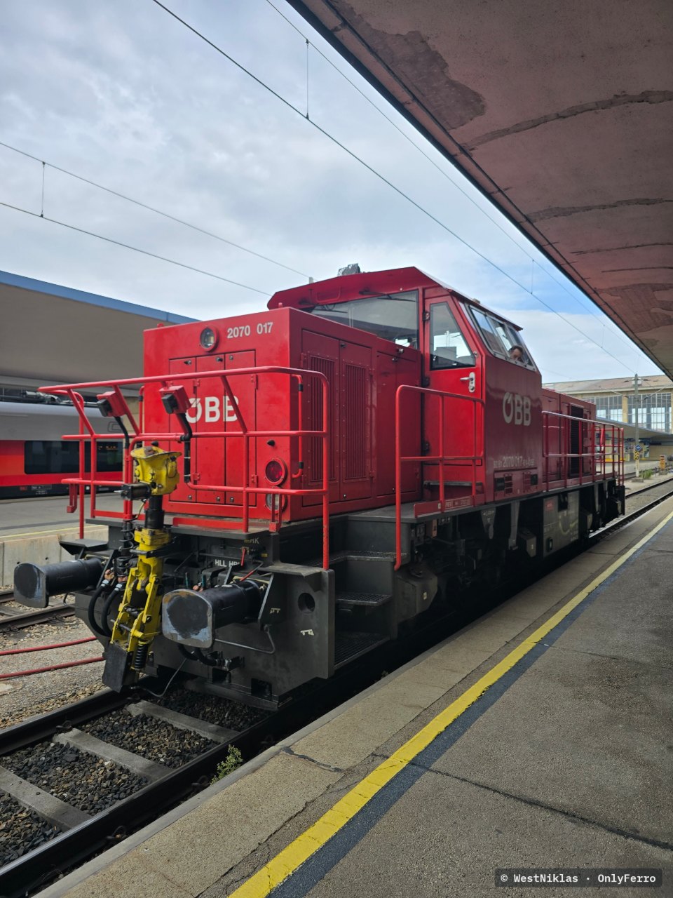 2070.017 bei Wien Westbahnhof